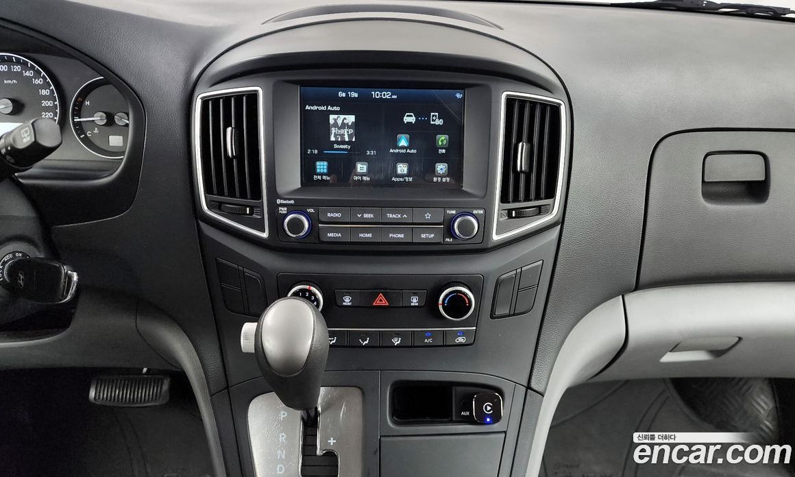 Hyundai Starex Van 3-Seater