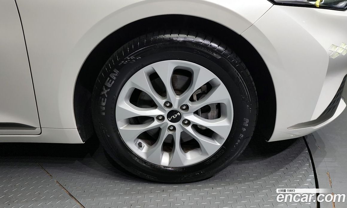 Kia K8 2.5 Gasoline 2WD