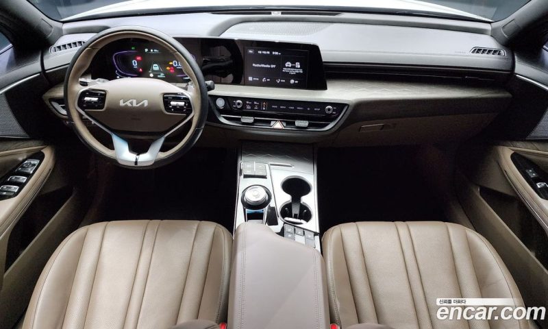 Kia K8 2.5 Gasoline 2WD
