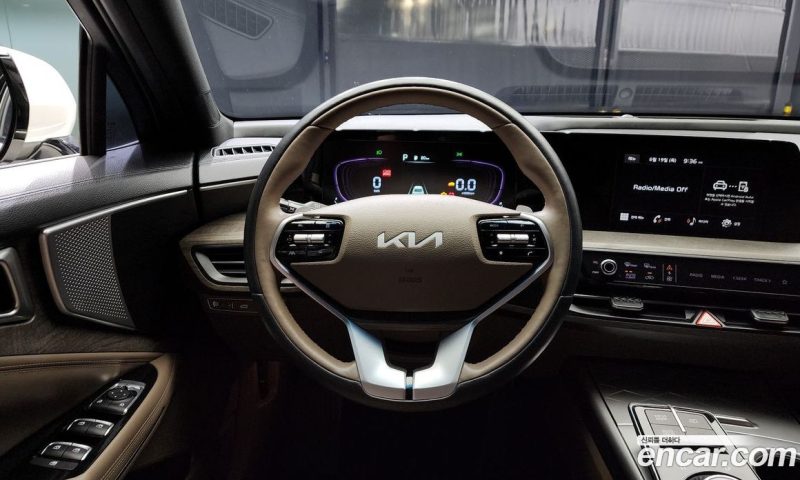 Kia K8 2.5 Gasoline 2WD