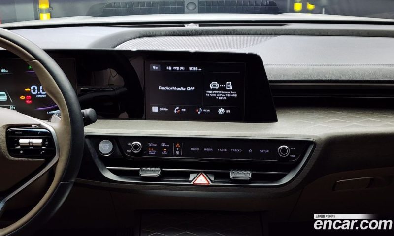 Kia K8 2.5 Gasoline 2WD