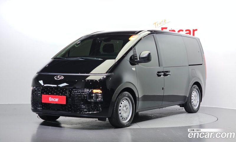 Hyundai Staria Tourer 11-Seater
