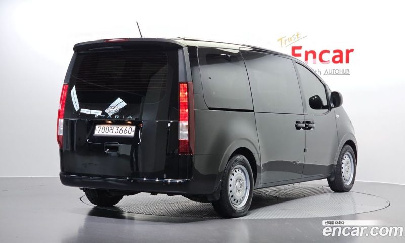 Hyundai Staria Tourer 11-Seater
