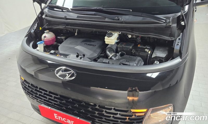 Hyundai Staria Tourer 11-Seater