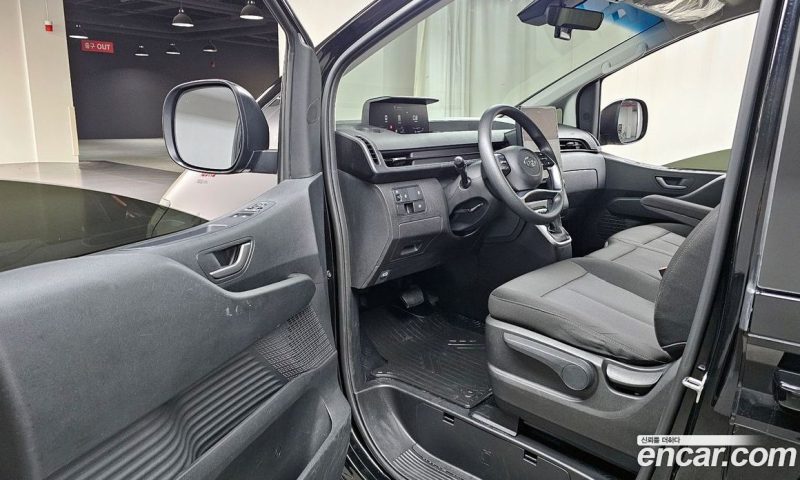 Hyundai Staria Tourer 11-Seater