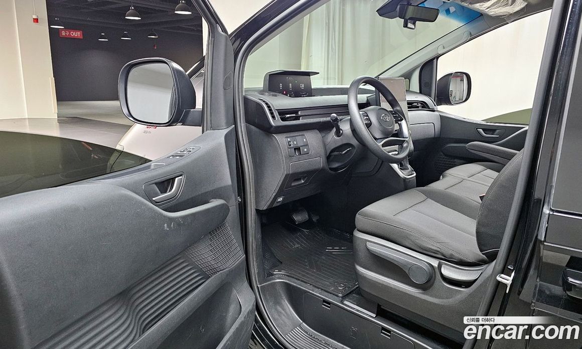 Hyundai Staria Tourer 11-Seater