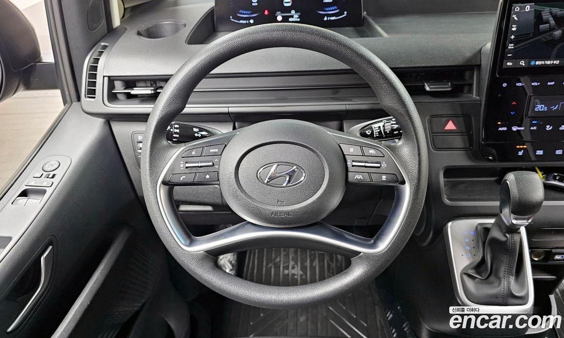 Hyundai Staria Tourer 11-Seater