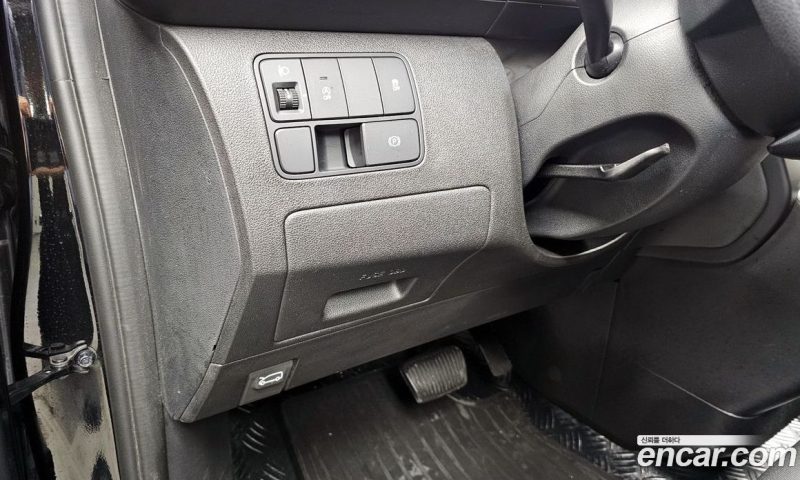 Hyundai Staria Tourer 11-Seater