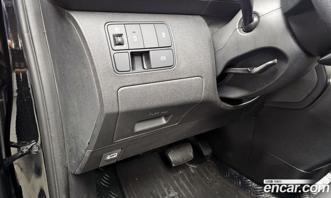 Hyundai Staria Tourer 11-Seater