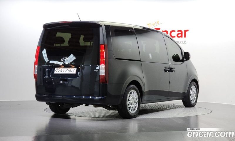 Hyundai Staria 4WD Tourer 11-Seater