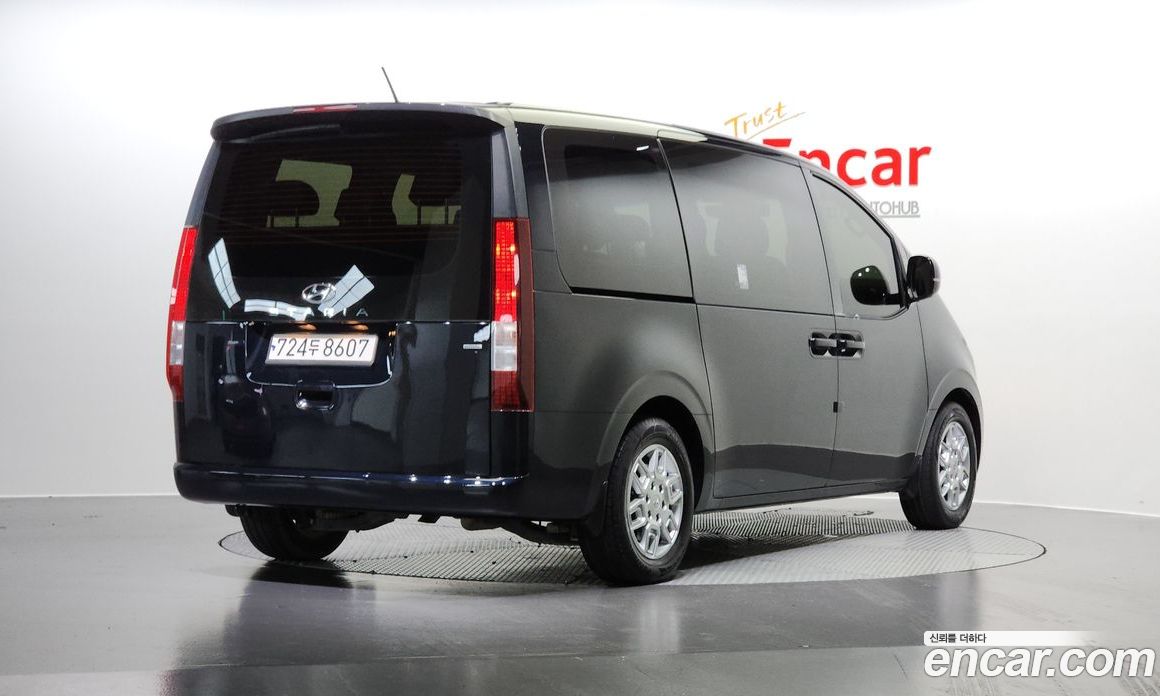 Hyundai Staria 4WD Tourer 11-Seater