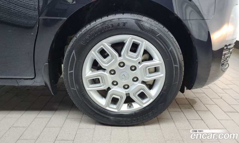 Hyundai Staria 4WD Tourer 11-Seater