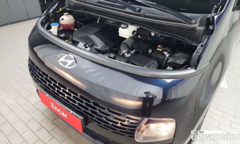 Hyundai Staria 4WD Tourer 11-Seater