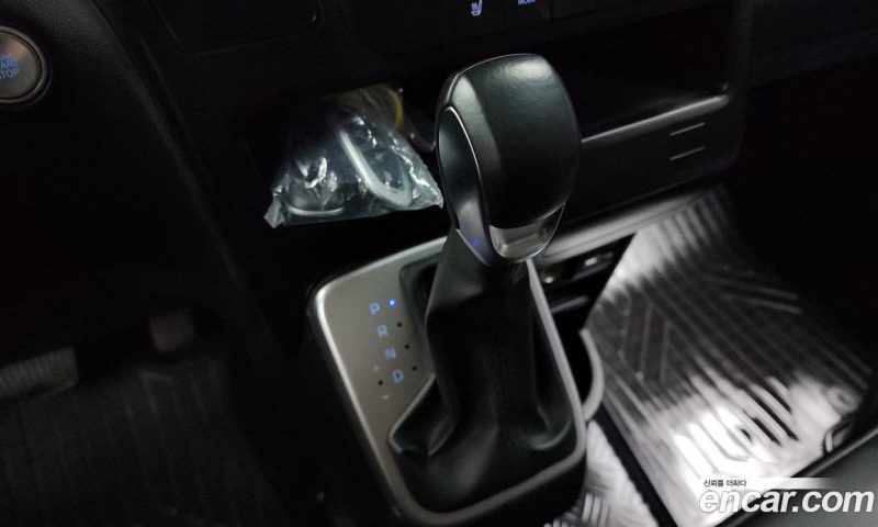 Hyundai Staria 4WD Tourer 11-Seater