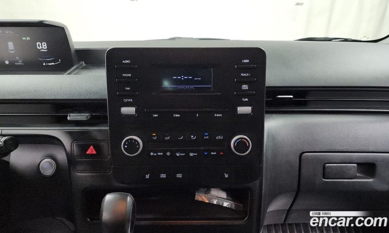 Hyundai Staria 4WD Tourer 11-Seater
