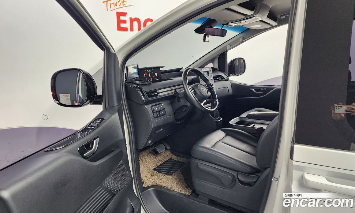 Hyundai Staria Cargo 5-Seater