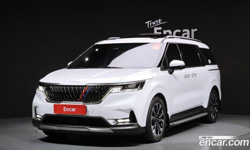 Kia Carnival 9-Seater Signature
