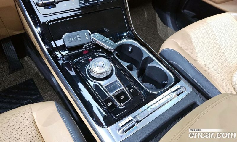 Kia Carnival 9-Seater Signature
