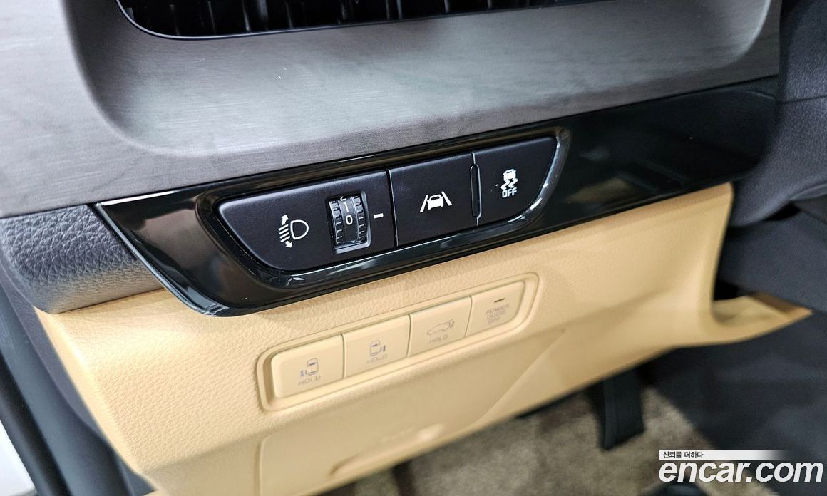 Kia Carnival 9-Seater Signature