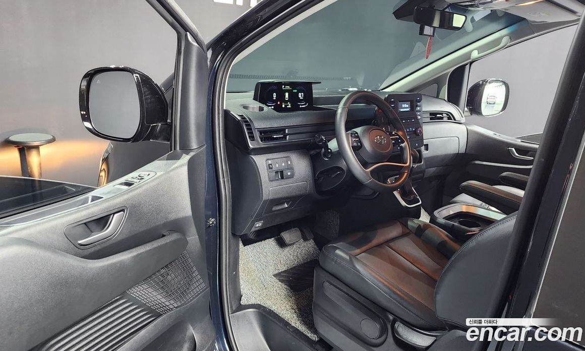 Hyundai Staria Cargo 5-Seater