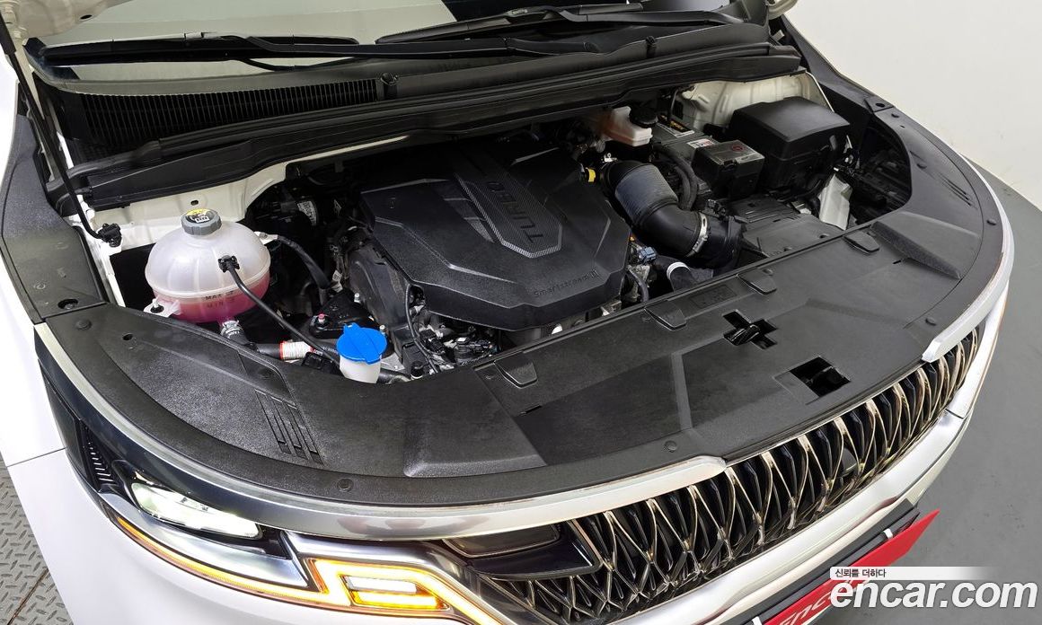 Kia Carnival 9-Seater Signature