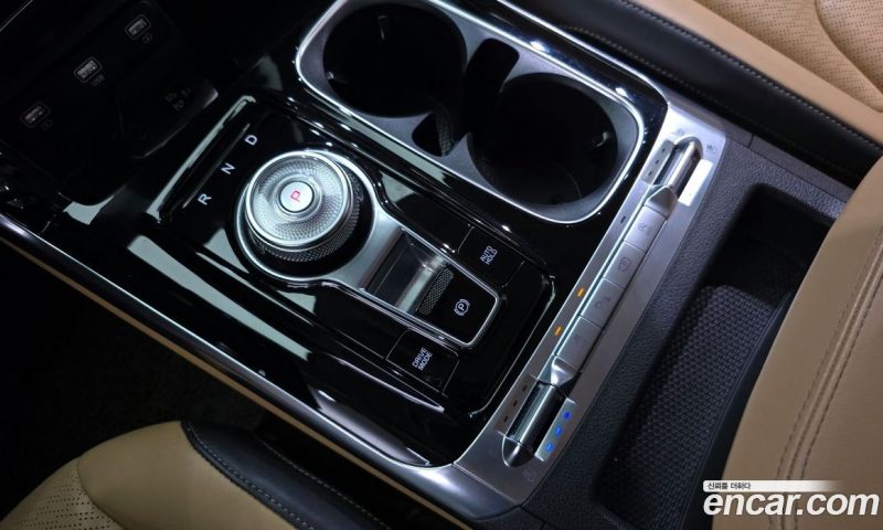 Kia Carnival 9-Seater Signature