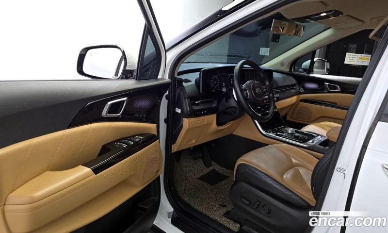 Kia Carnival 9-Seater Signature