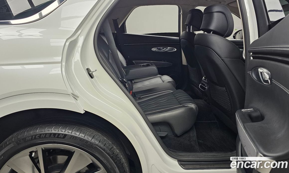 Genesis GV70 2.5T Gasoline 2WD