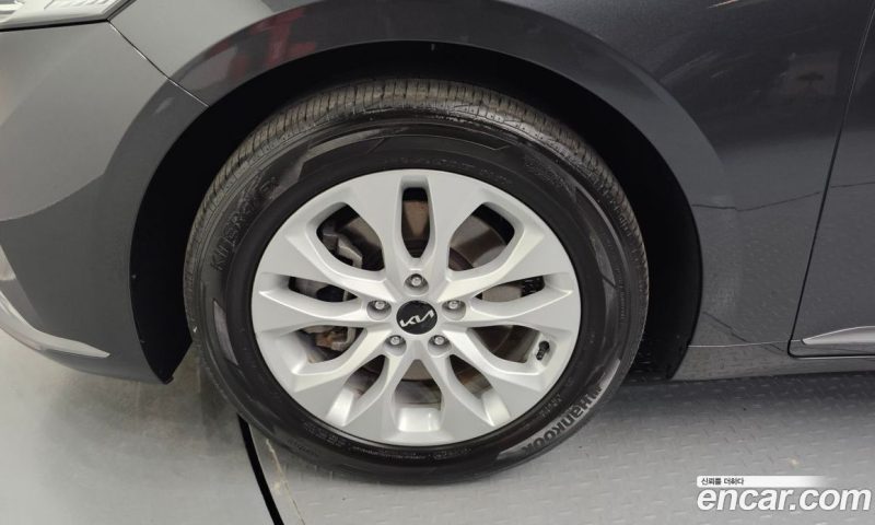 Kia K8 2.5 Gasoline 2WD