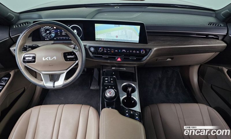 Kia K8 2.5 Gasoline 2WD