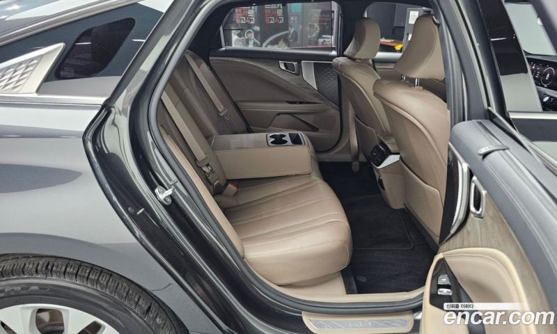 Kia K8 2.5 Gasoline 2WD