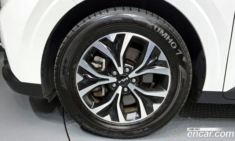 Kia Carnival 9-Seater Noblesse