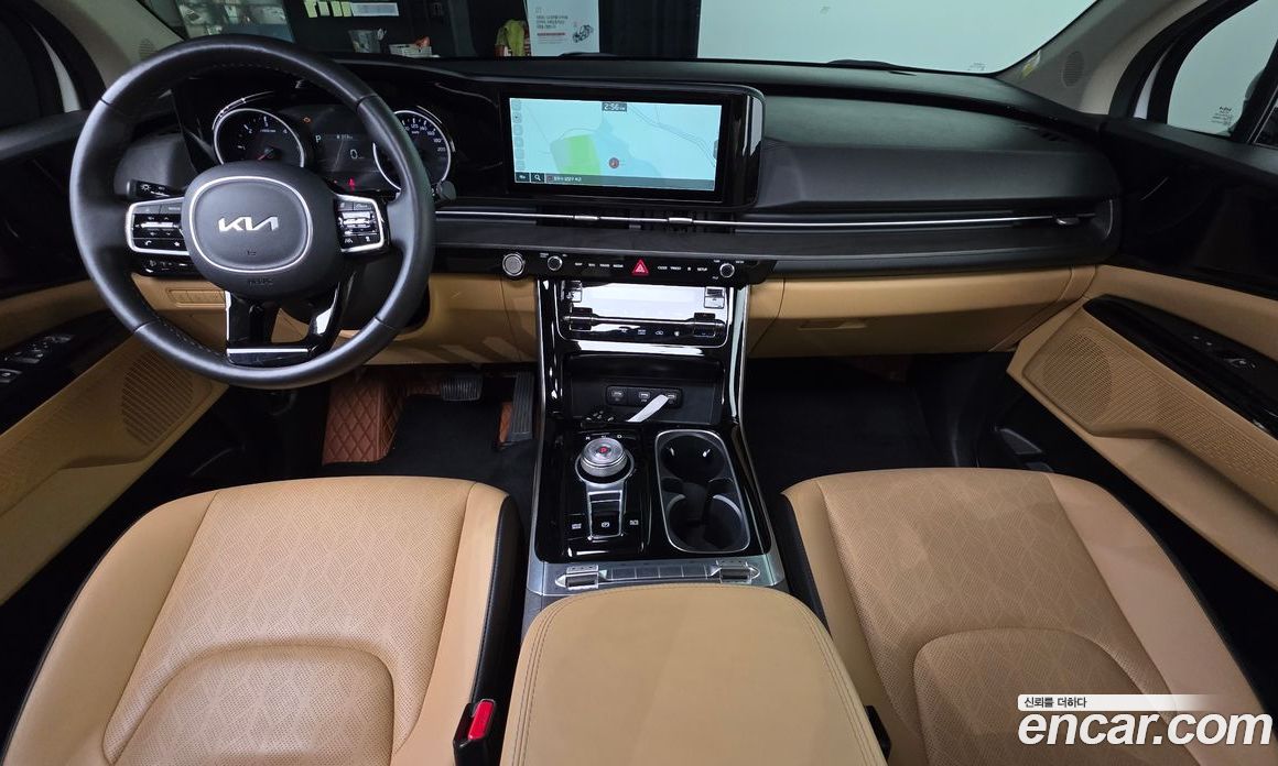 Kia Carnival 9-Seater Noblesse