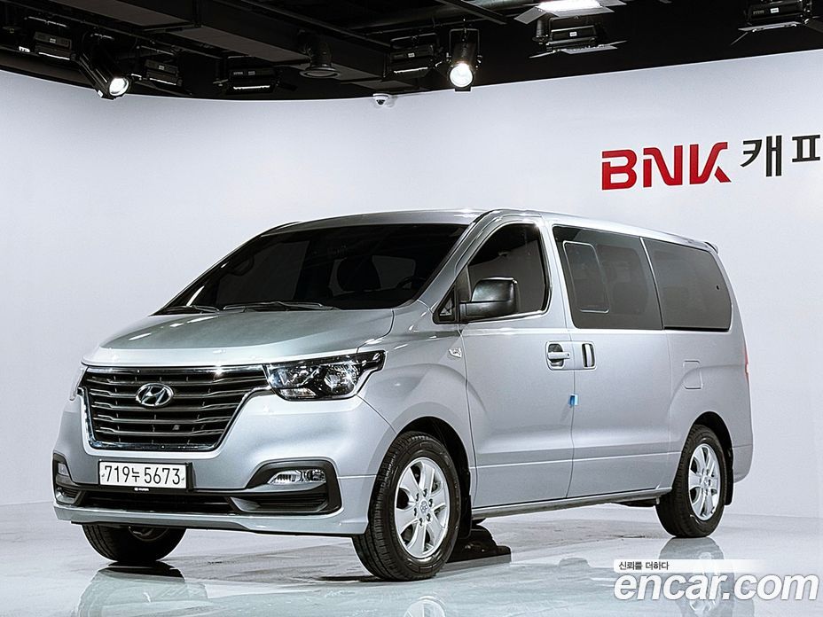 Hyundai Starex Wagon 11-Seater