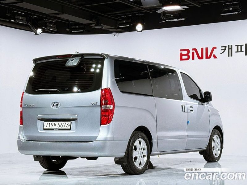 Hyundai Starex Wagon 11-Seater