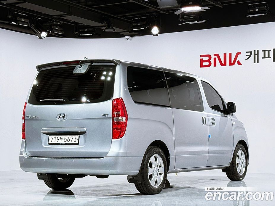 Hyundai Starex Wagon 11-Seater