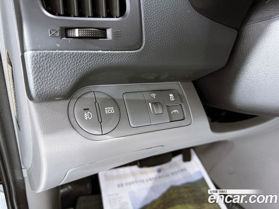 Hyundai Starex Wagon 11-Seater