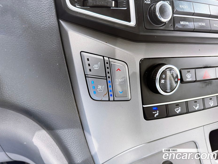 Hyundai Starex Wagon 11-Seater