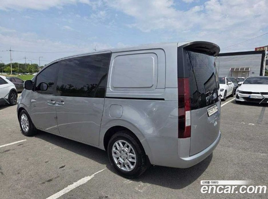 Hyundai Staria Cargo 5-Seater