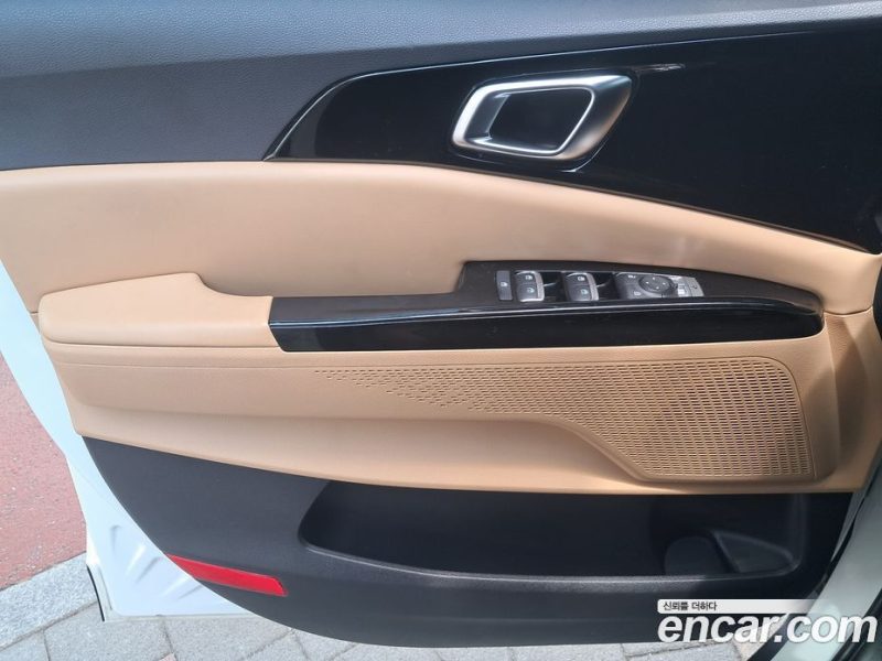 Kia Carnival 9-Seater Noblesse