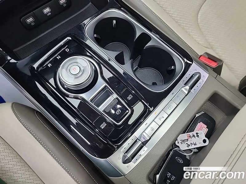 Kia Carnival 9-Seater Signature