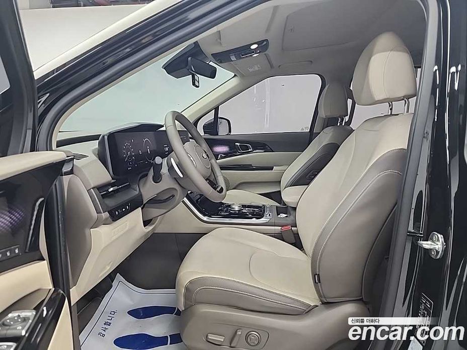 Kia Carnival 9-Seater Signature