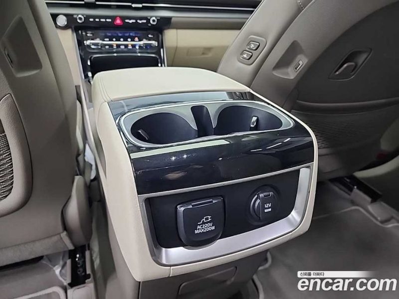 Kia Carnival 9-Seater Signature