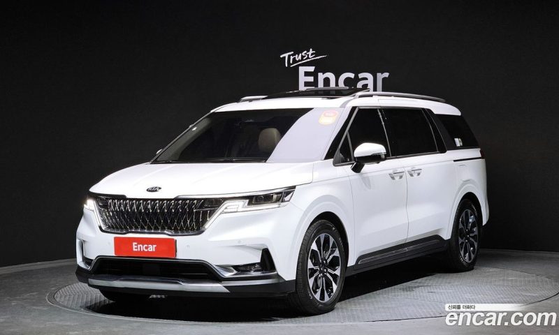 Kia Carnival 9-Seater Noblesse