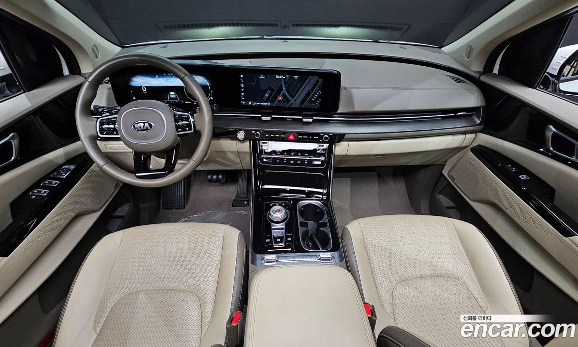 Kia Carnival 9-Seater Noblesse