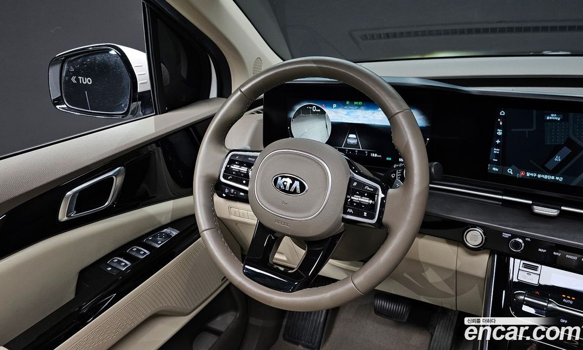 Kia Carnival 9-Seater Noblesse
