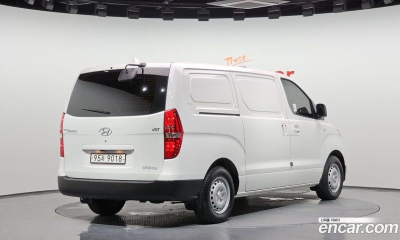 Hyundai Starex Van 3-Seater