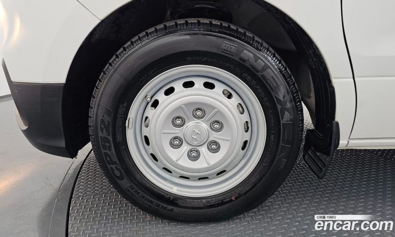 Hyundai Starex Van 3-Seater