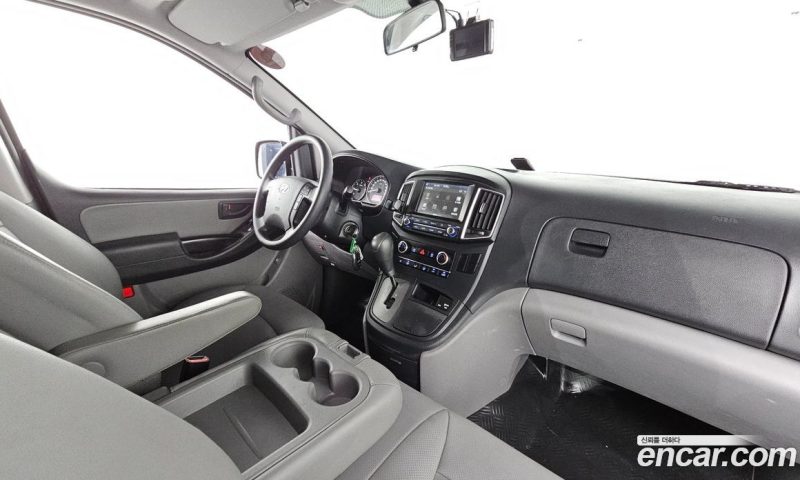 Hyundai Starex Van 3-Seater