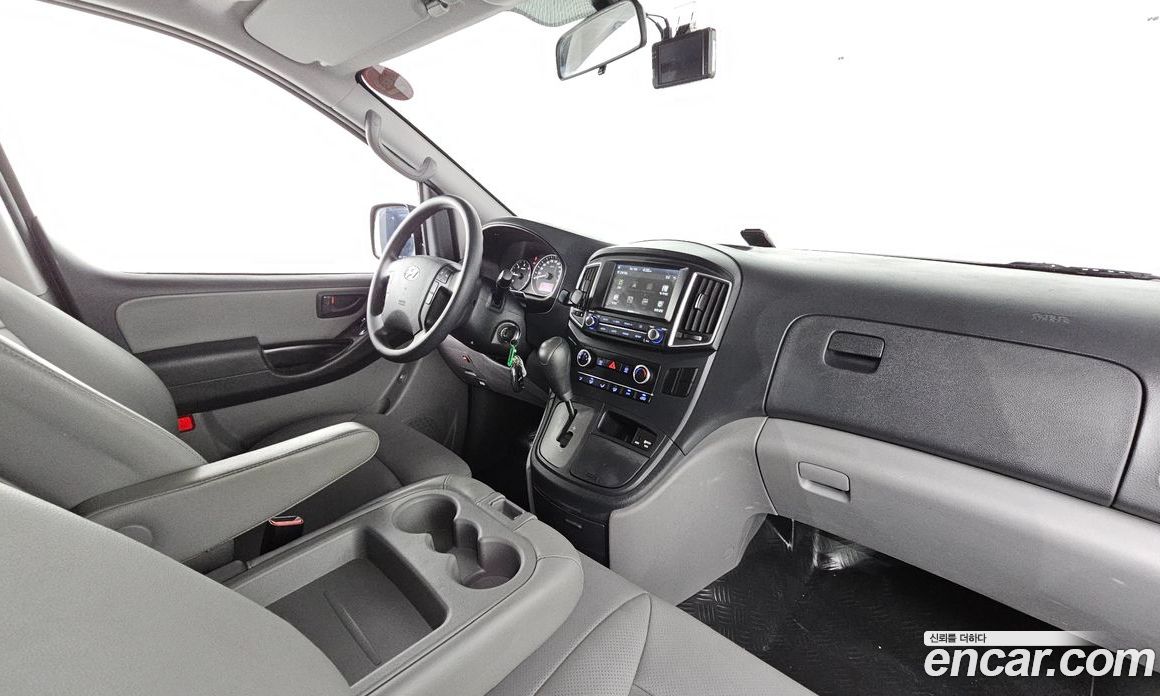 Hyundai Starex Van 3-Seater
